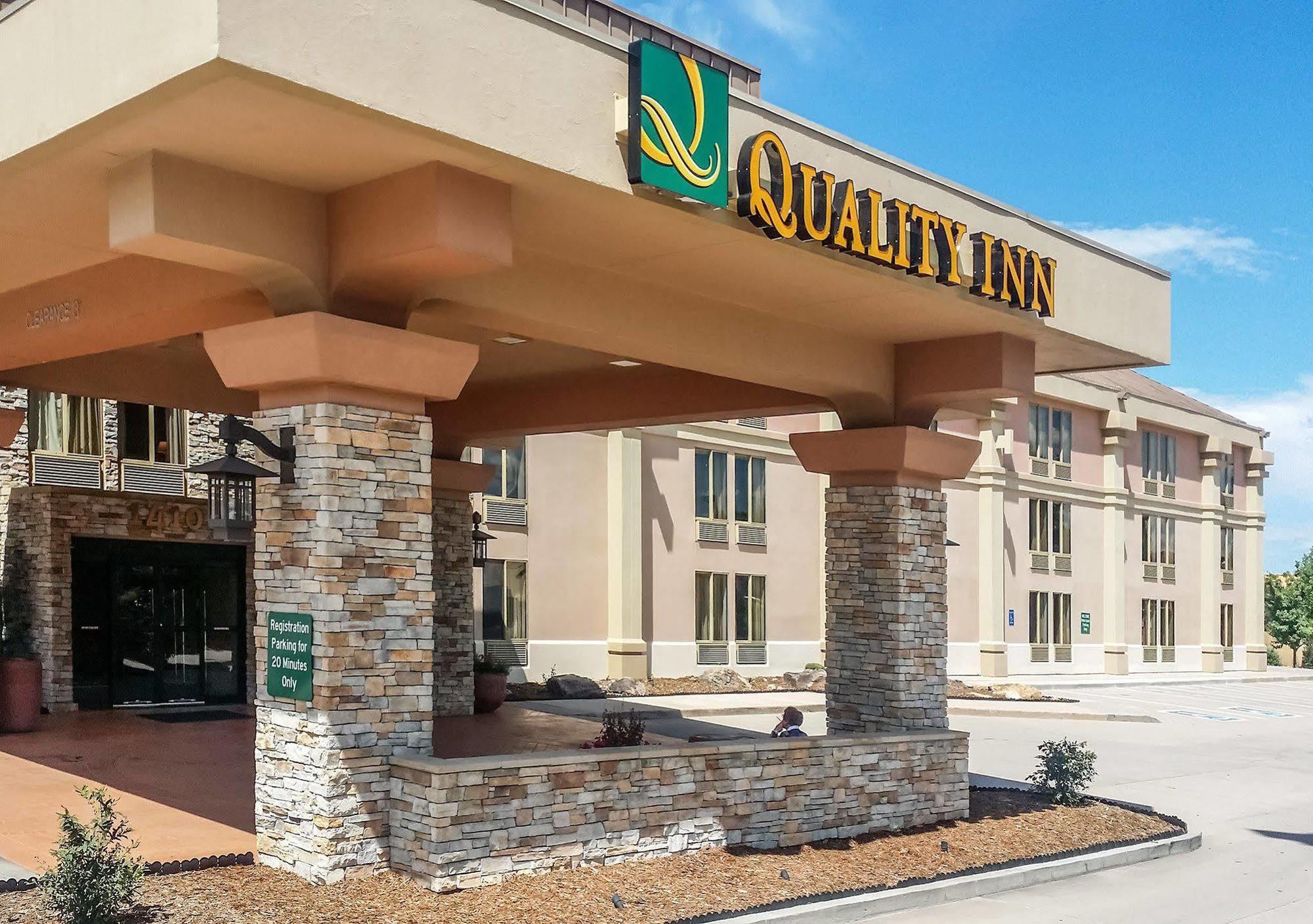Quality Inn South Colorado Springs Exterior photo